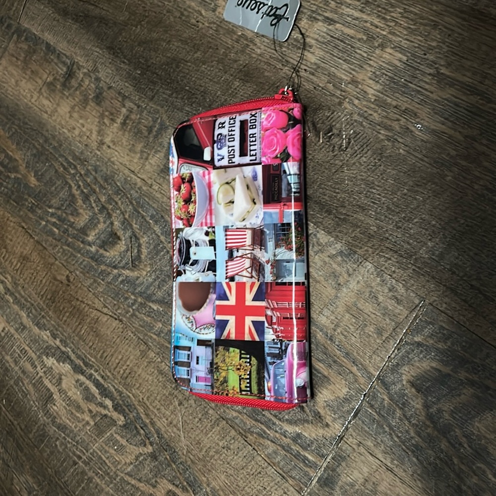 Cats Eyes Britannia Wallet NWT Retired Patterns London